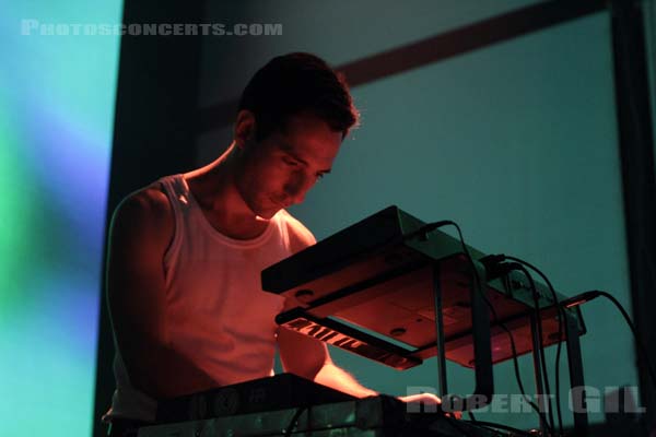 SUUNS - 2014-10-01 - PARIS - Gaite Lyrique - 